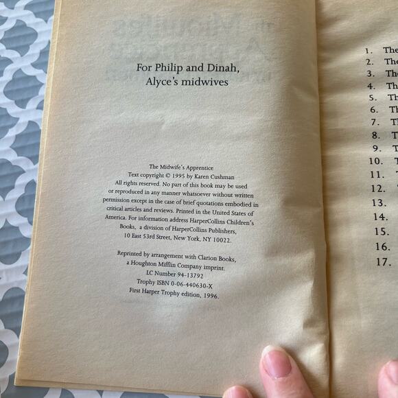 The Midwife's Apprentice by Karen Cushman Paperback Book Pre-Loved - Picture 4 of 7